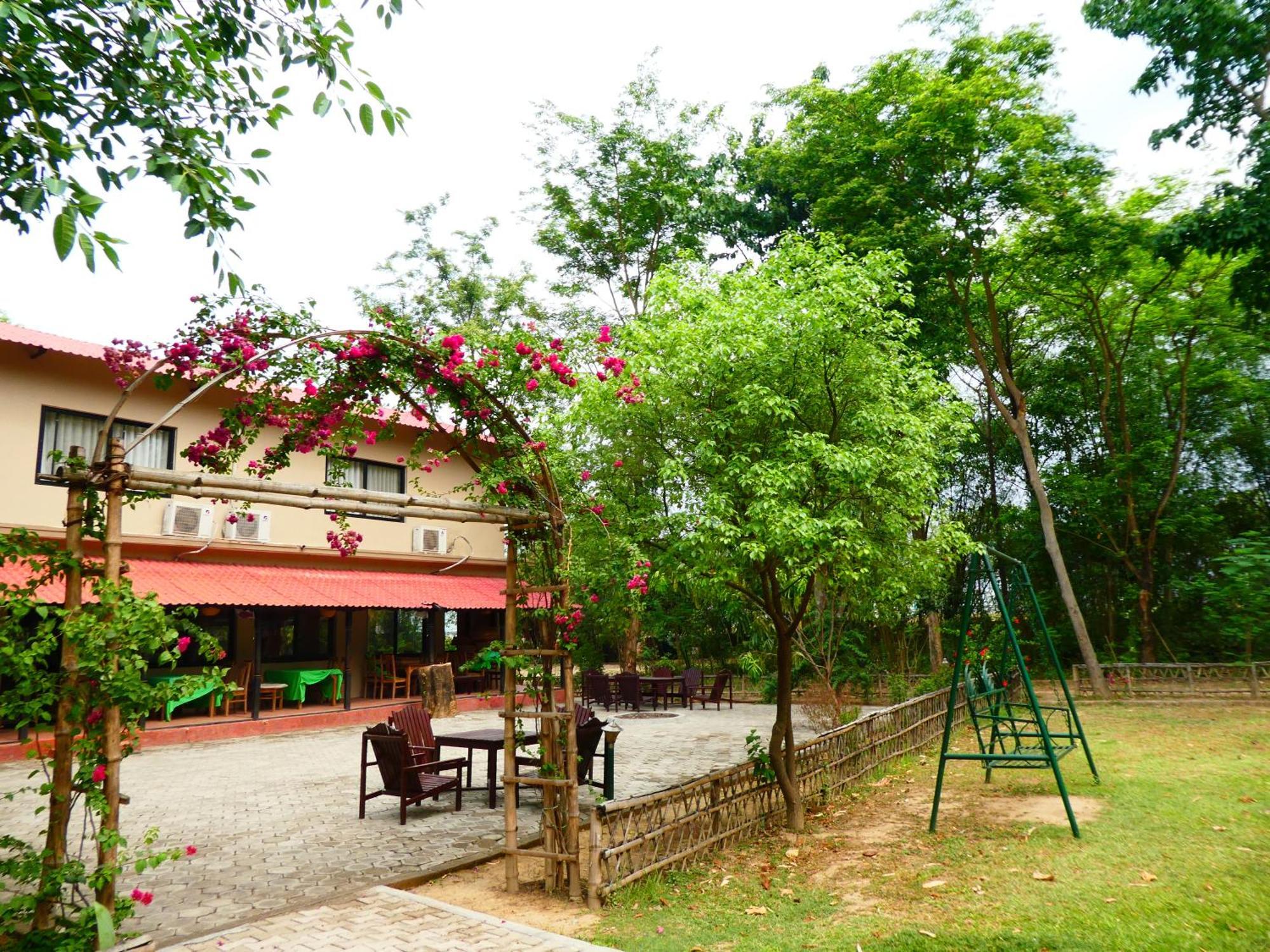 Lumbini Buddha Garden Resort Ngoại thất bức ảnh